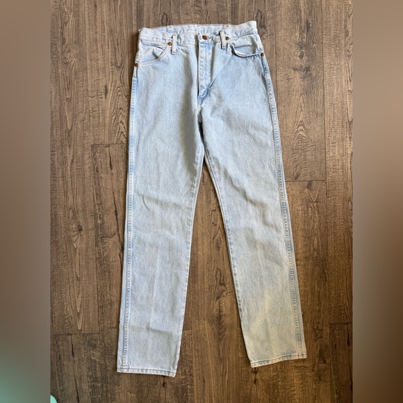 Vintage Wrangler 1980’s Light Wash Straight Leg Jeans- 31x36” - Picture 3 of 6
